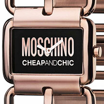 Часы Moschino спешат разукрасить повседневный стиль